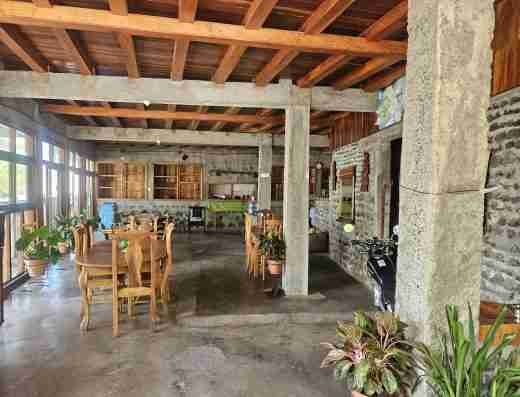 Natural Restaurant and Hostel